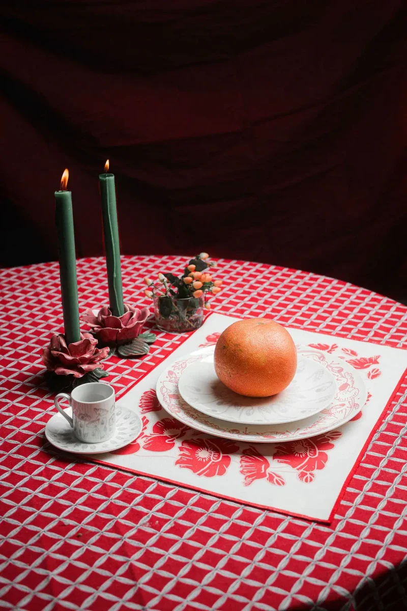 Assiette plate en porcelaine rose - Poppy - Image 5