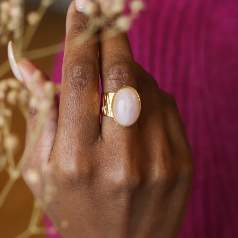 Bague grande martelée Quartz rose - Image 2