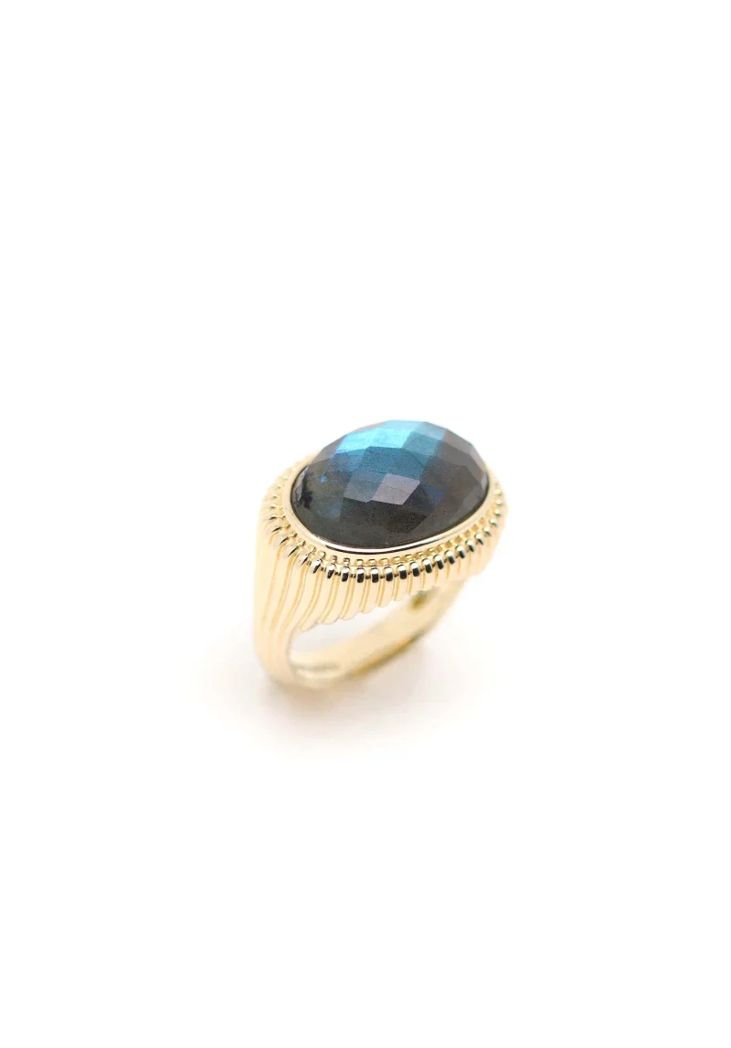 Bague ovale Labradorite plaqué or - Antoinette