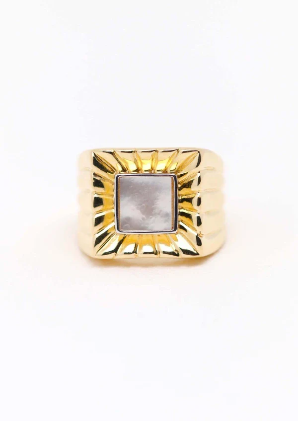 Bague plaqué or Nacre carré I Albertine - Image 3