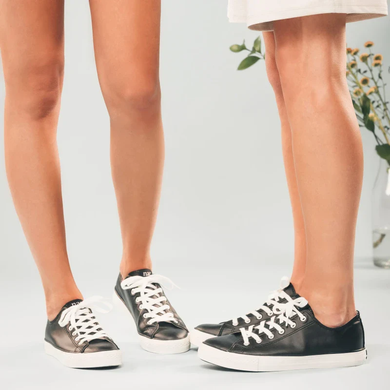Baskets en cuir végan noires