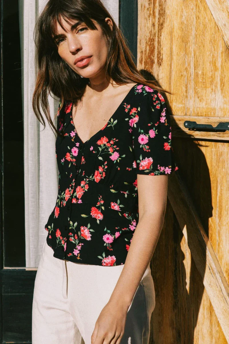 Blouse noire imprimée floral à manches courtes - Althéa - Image 5