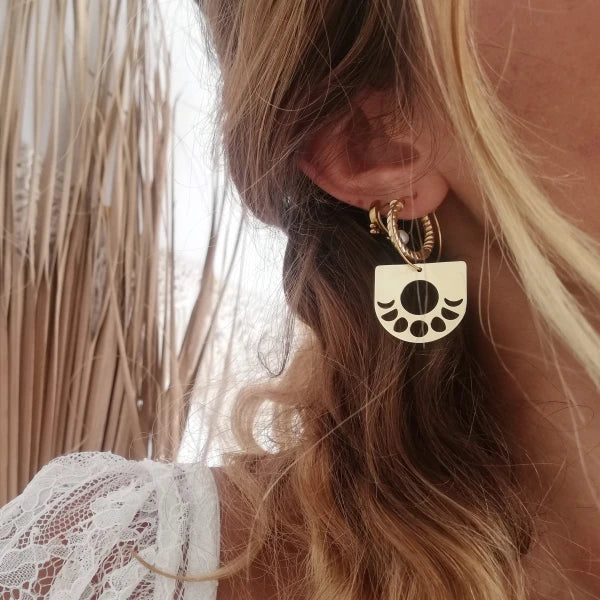 Boucles d’oreilles Créoles dorées pour femme - Intuition - Image 2
