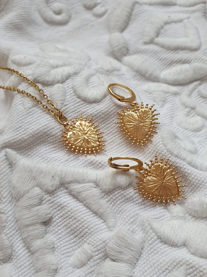 Boucles d'oreilles en or - Coeur Sacré - Image 3