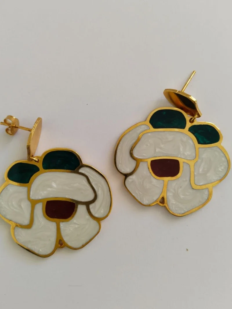 Boucles d'oreilles - Fleurs blanches - Image 2