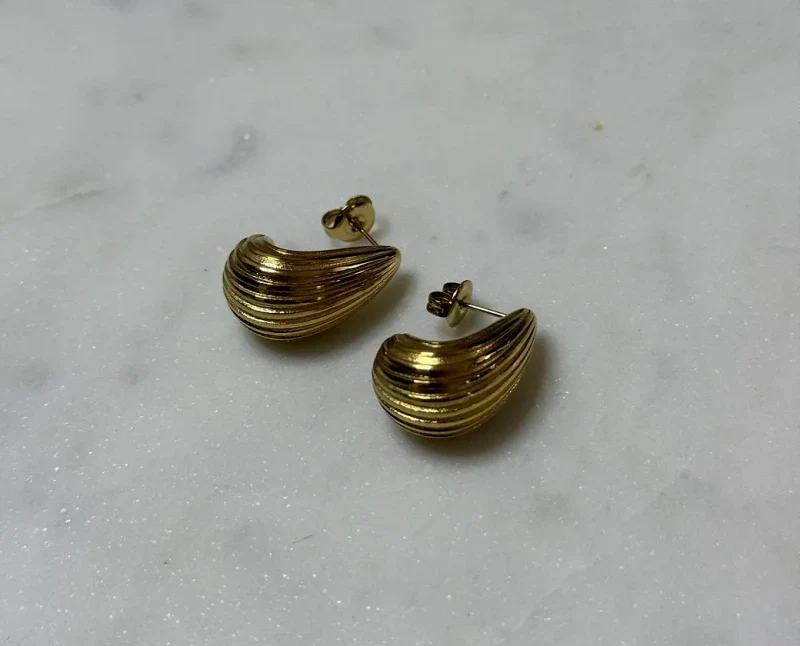 Boucles d'oreilles gouttes dorés - Roseanne - Image 2