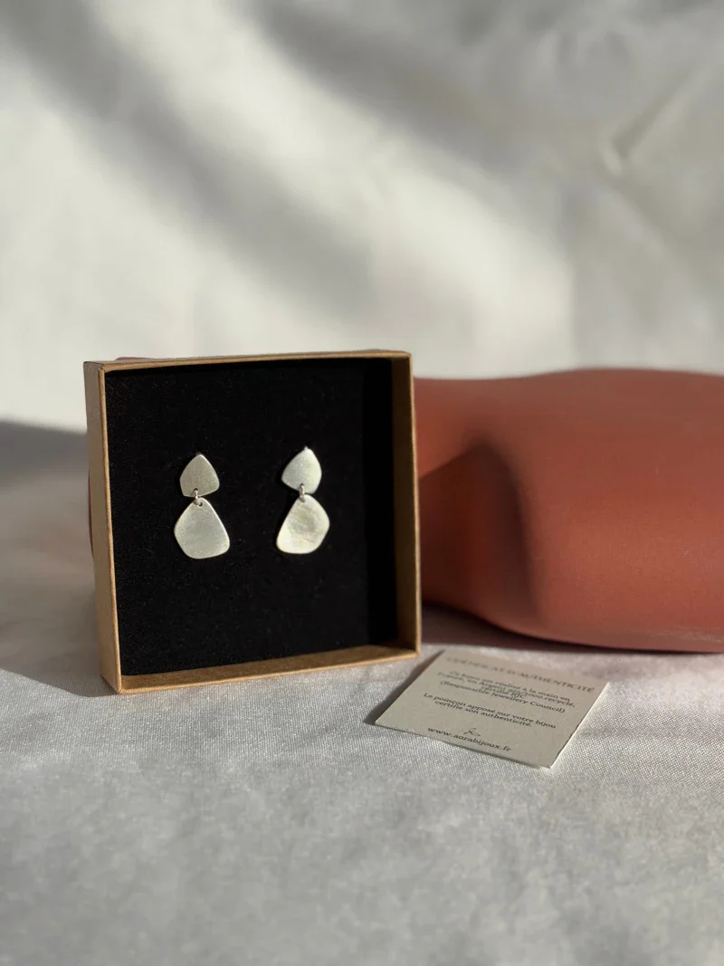 Boucles d'Oreilles Pendantes Géométriques en Argent massif - Image 2