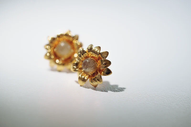 Boucles d'oreilles puces en pierres fines - Image 2