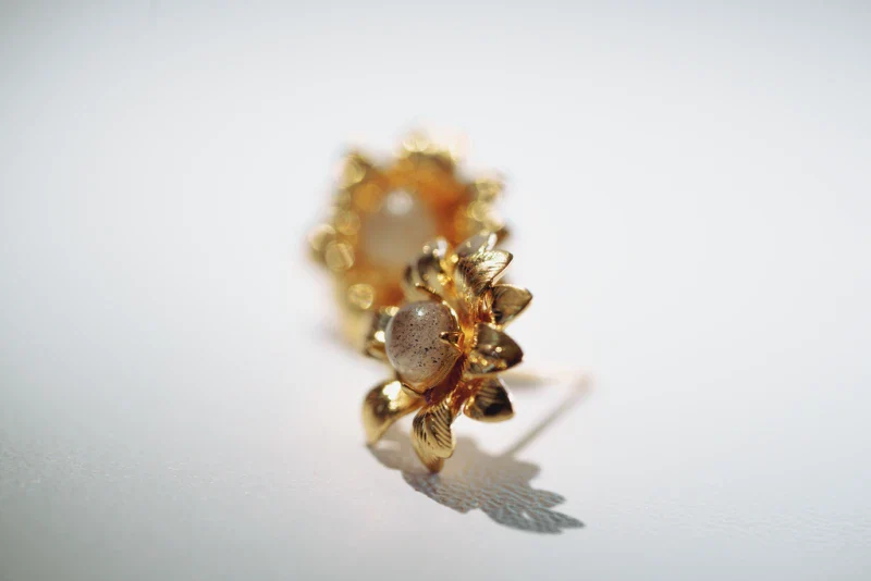 Boucles d'oreilles puces en pierres fines - Image 4