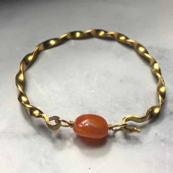 Bracelet doré tressé avec pierre semi-précieuse - Image 8