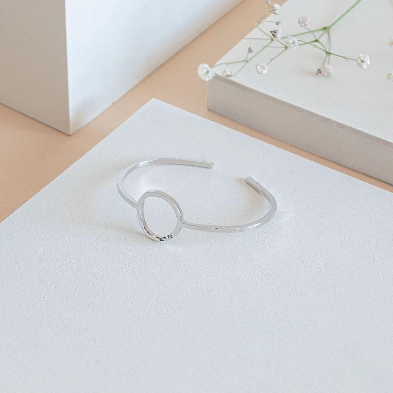 Bracelet en argent martelé - Karina - Image 4
