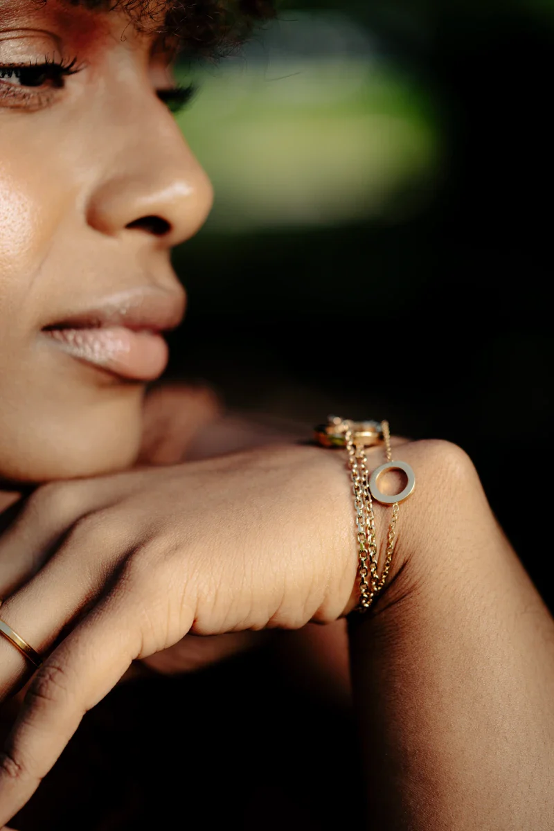 Bracelet Minimaliste avec Pendentif Cercle - Image 4