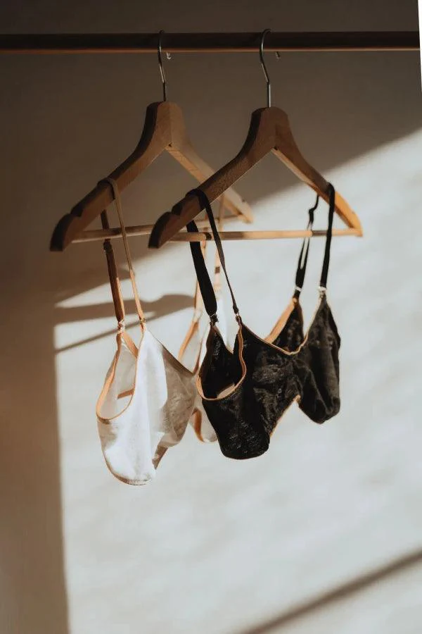Soutien-gorge en lin bio noir ou blanc - "La Soutenue" - Image 9