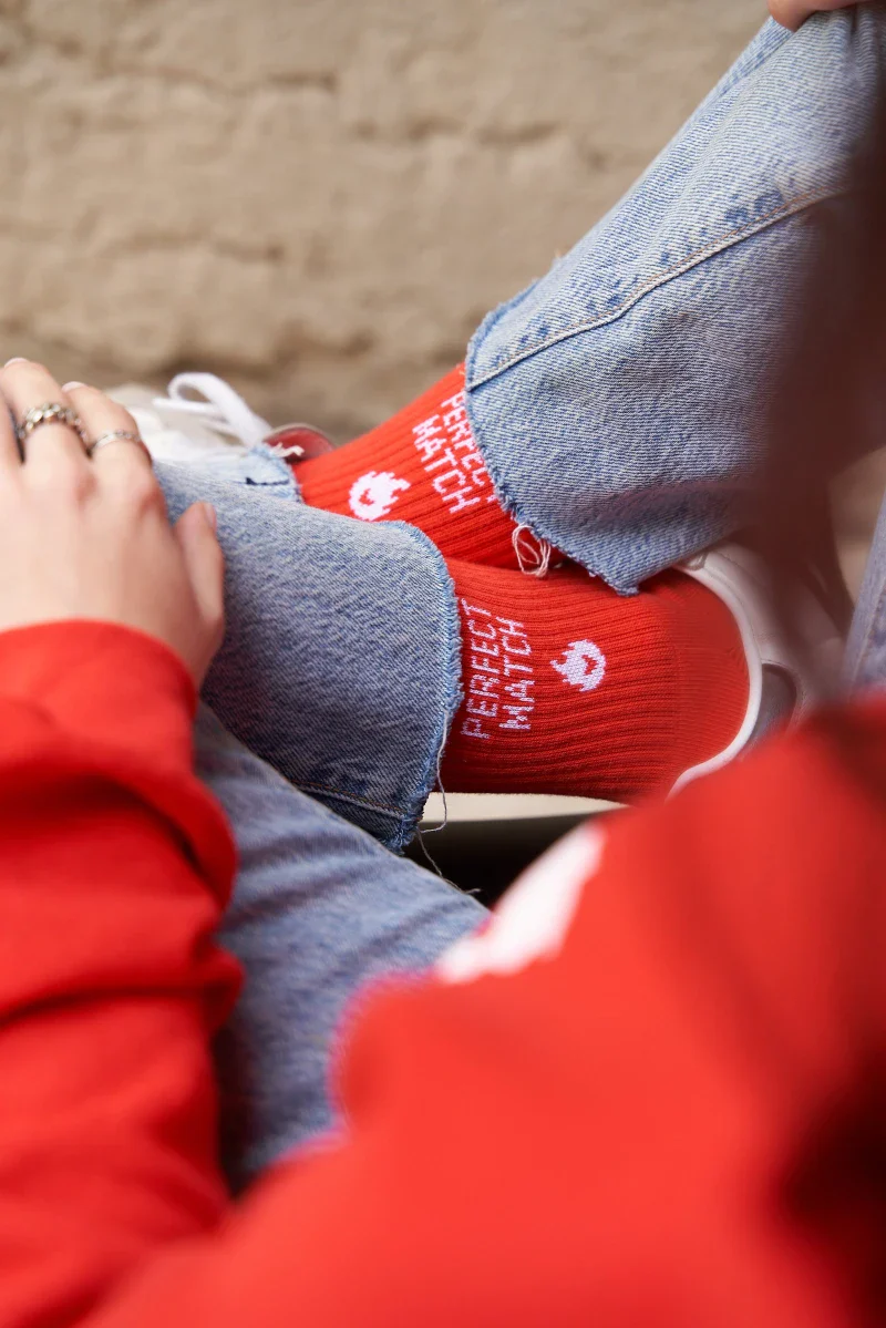 Chaussettes unisexes rouges "Perfect Match" - Image 3