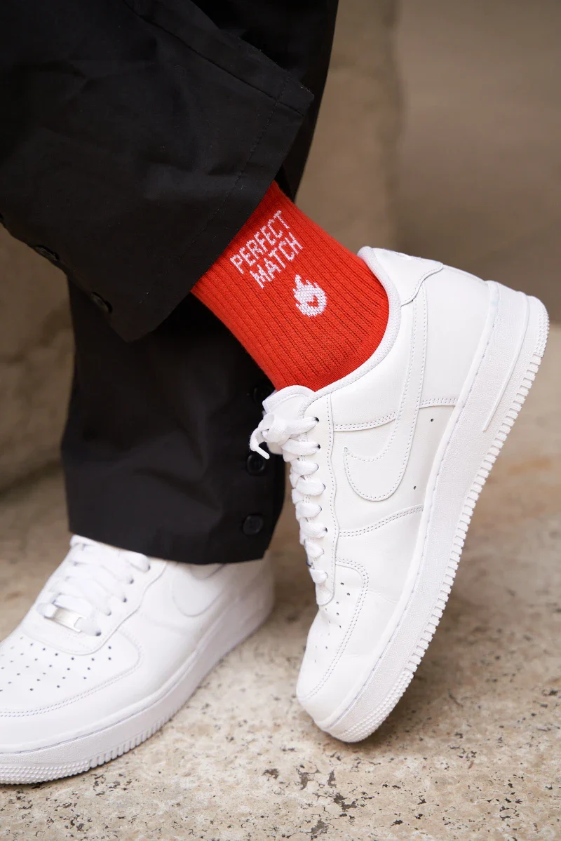 Chaussettes unisexes rouges "Perfect Match" - Image 5