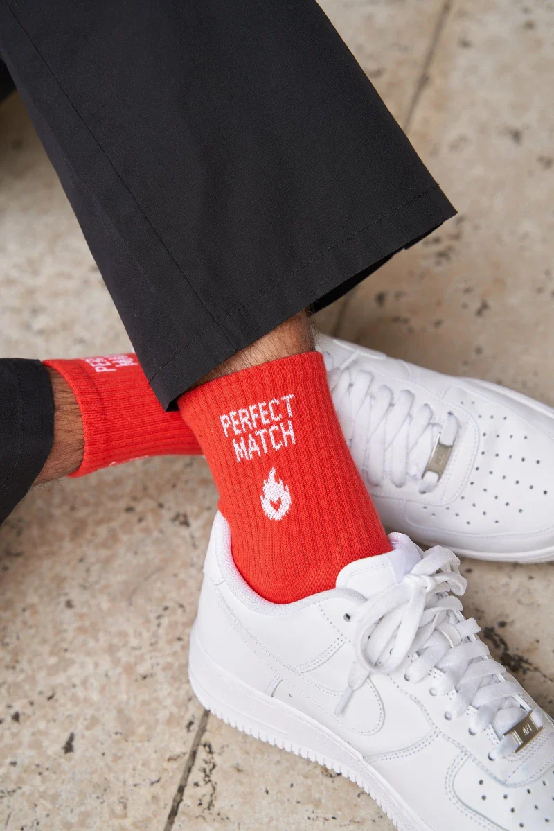 Chaussettes unisexes rouges "Perfect Match" - Image 6
