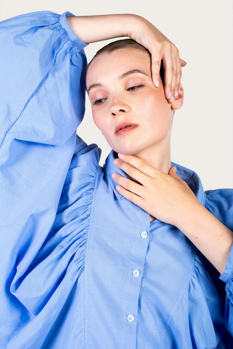 Chemise bleu upcyclée et fabriquer en France - Image 10