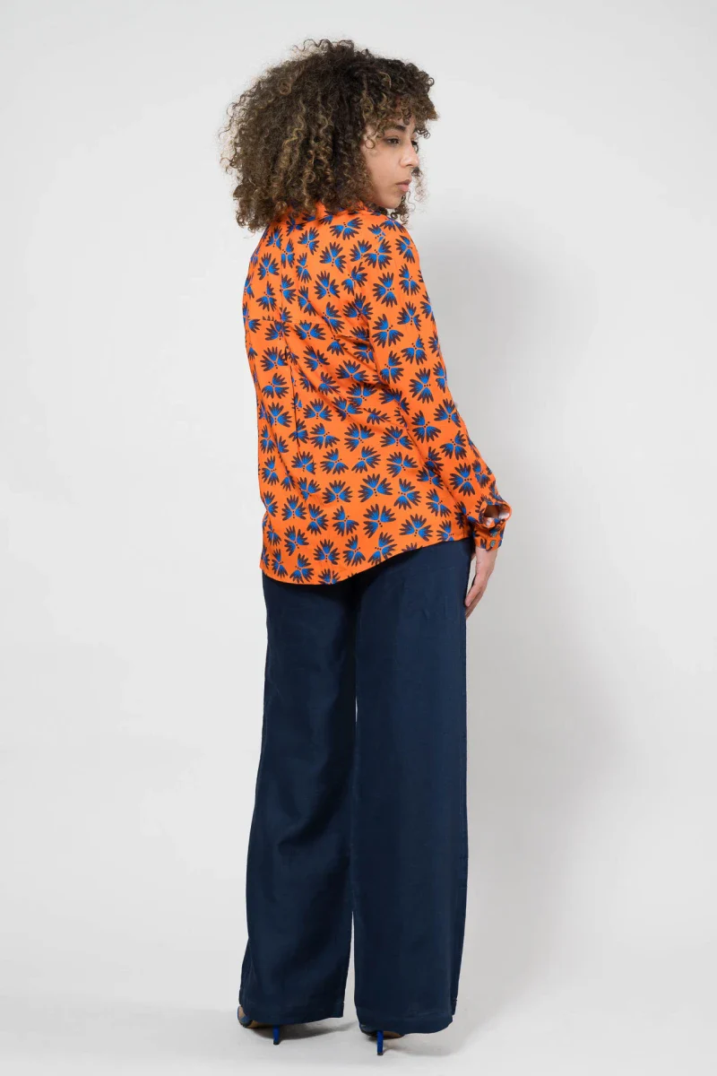 Chemise en viscose orange imprimée floral bleu - Image 4