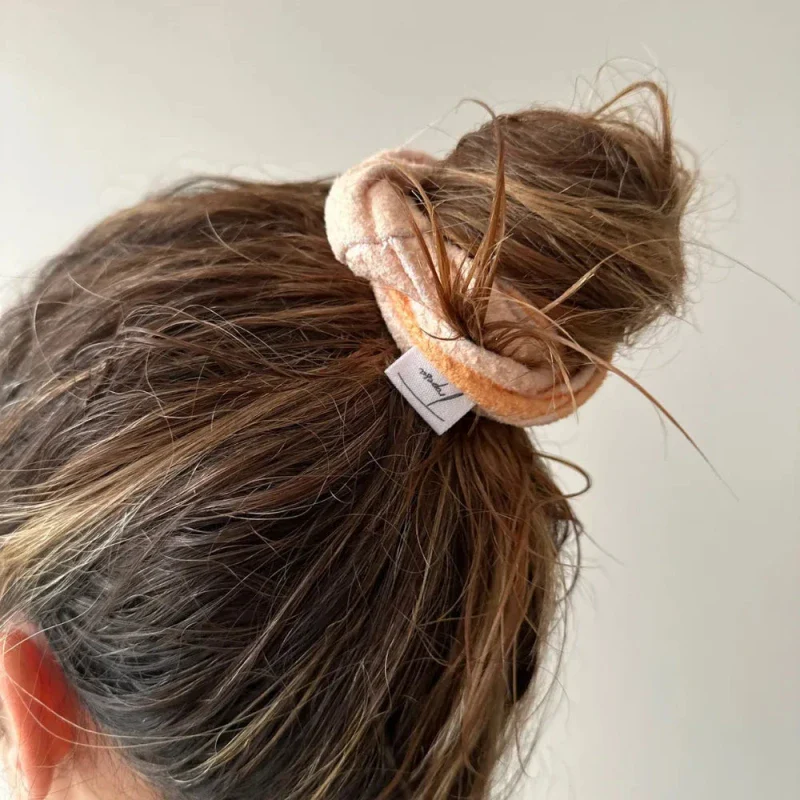 Chouchou upcyclé – Damier jaune et moutarde -Raphie - Image 8