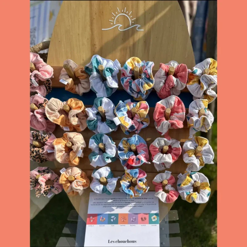 Chouchou upcyclé – Rayé corail vif et crème - Charlie - Image 6