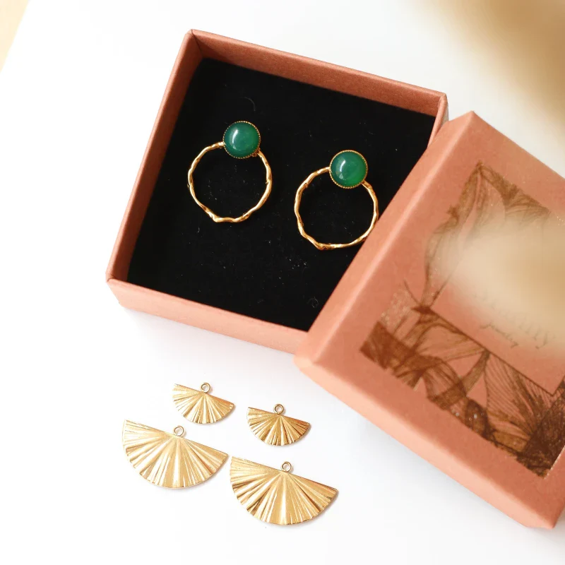 Coffret boucles d'oreilles pampilles interchangeables - Image 9