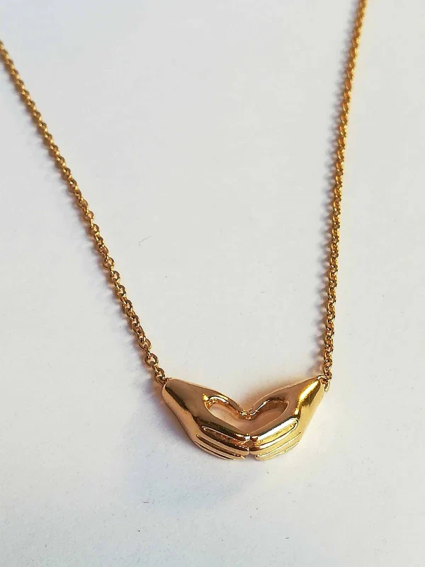Collier cœur avec les mains doré - Image 2