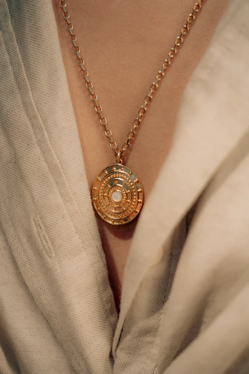 Collier long en pendentif talisman fait main avec pierre fine - Image 2