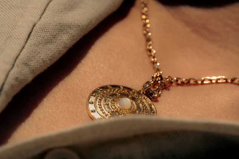 Collier long en pendentif talisman fait main avec pierre fine - Image 3