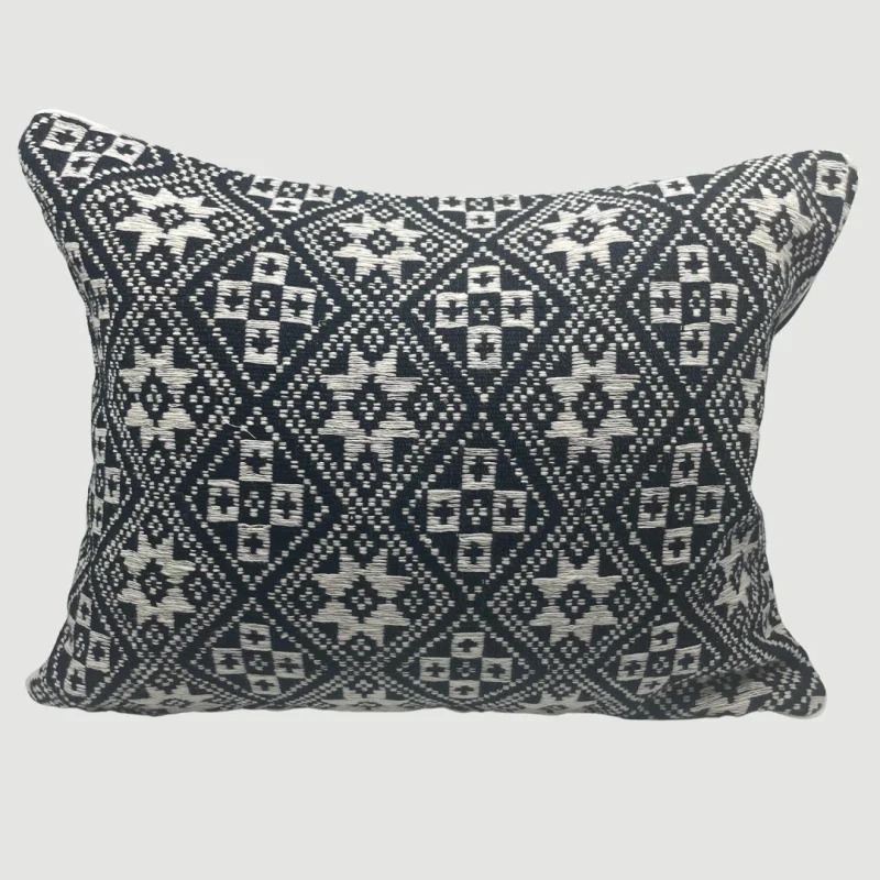 Coussin fait main bleu marine - Dokmai - Image 11