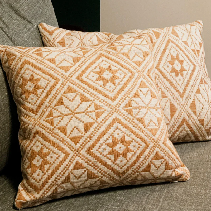 Coussin fait main caramel - Dokmai - Image 2