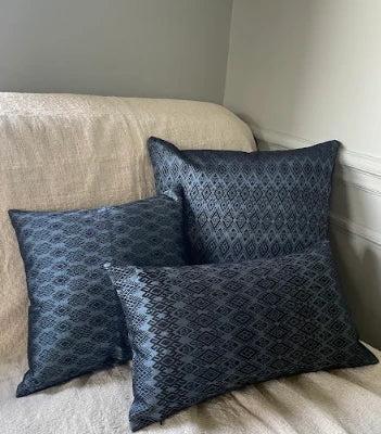 Coussin Kachin bleu nuit