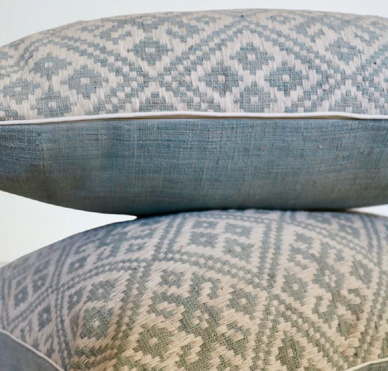 Coussin tissé main bleu ciel - Dokmai