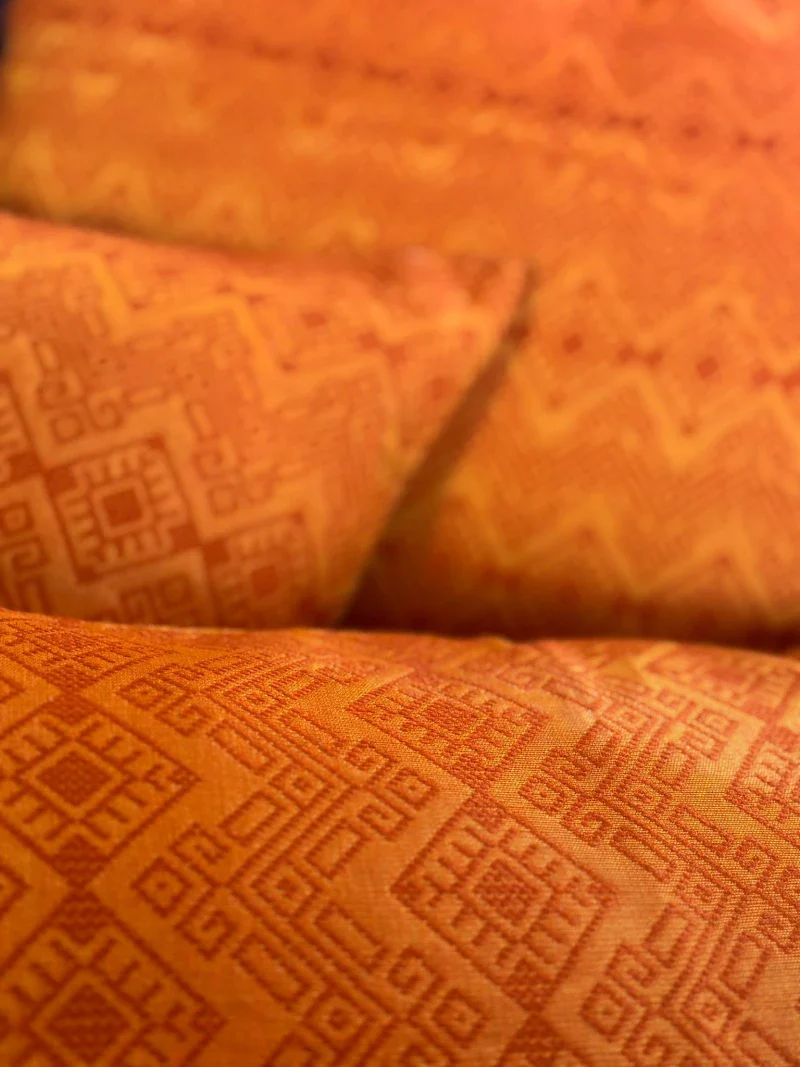 Coussin tissé main orange - Kachin - Image 11