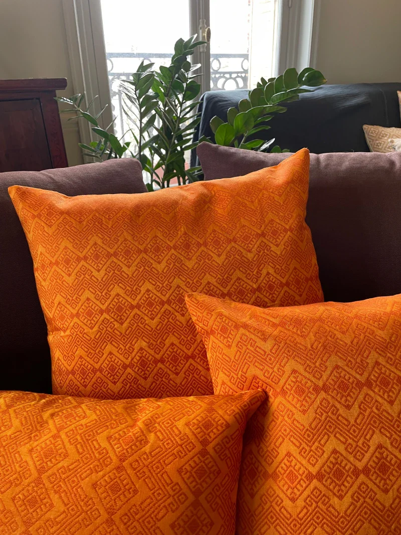 Coussin tissé main orange - Kachin - Image 6