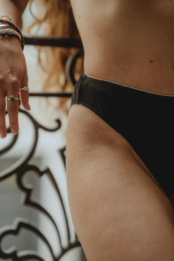 Culotte en lin noire ou blanche - "La Confiante" - Image 9