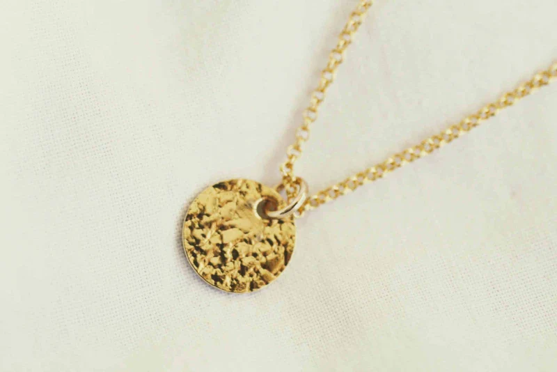 DELICATESSE - Collier fin médaille doré - Image 8