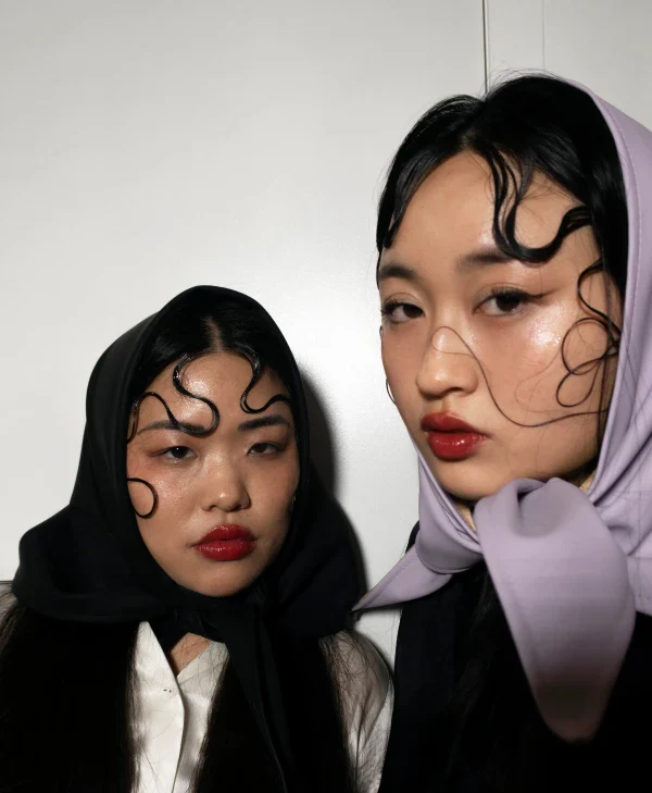 Écharpe Babushka en cuir végan Lila - Image 6