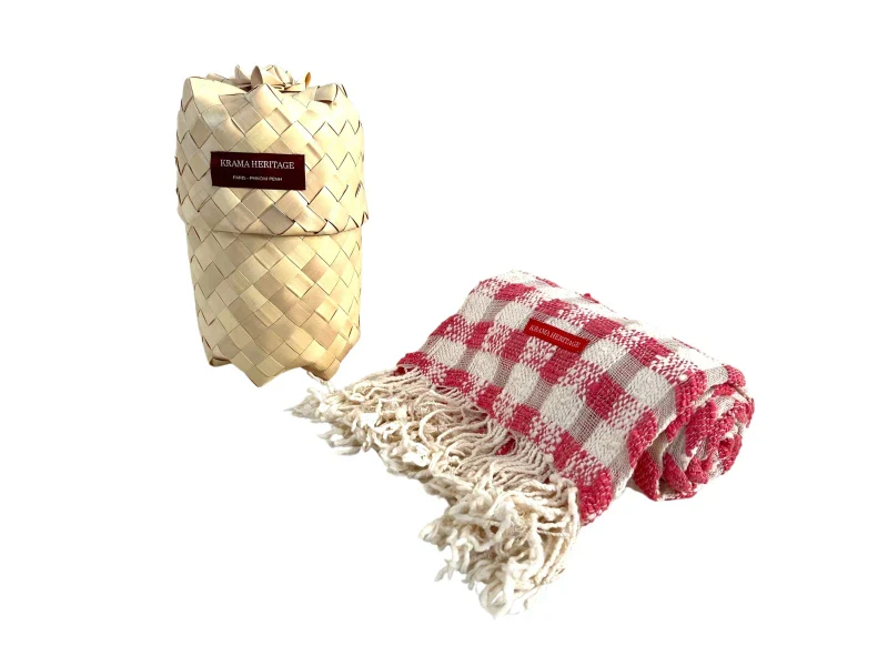 Écharpe en coton avec écrin en palmier tressé - Cerise - Image 3