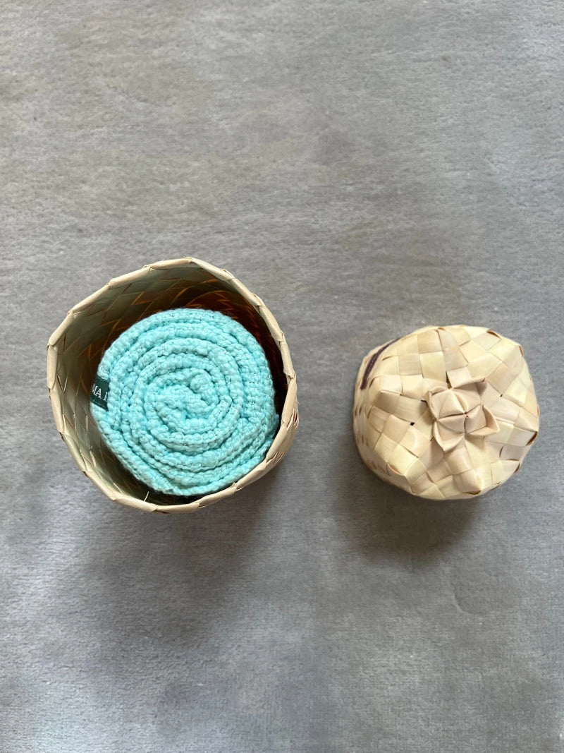 Écharpe en coton avec écrin en palmier tressé - Cyan - Image 9