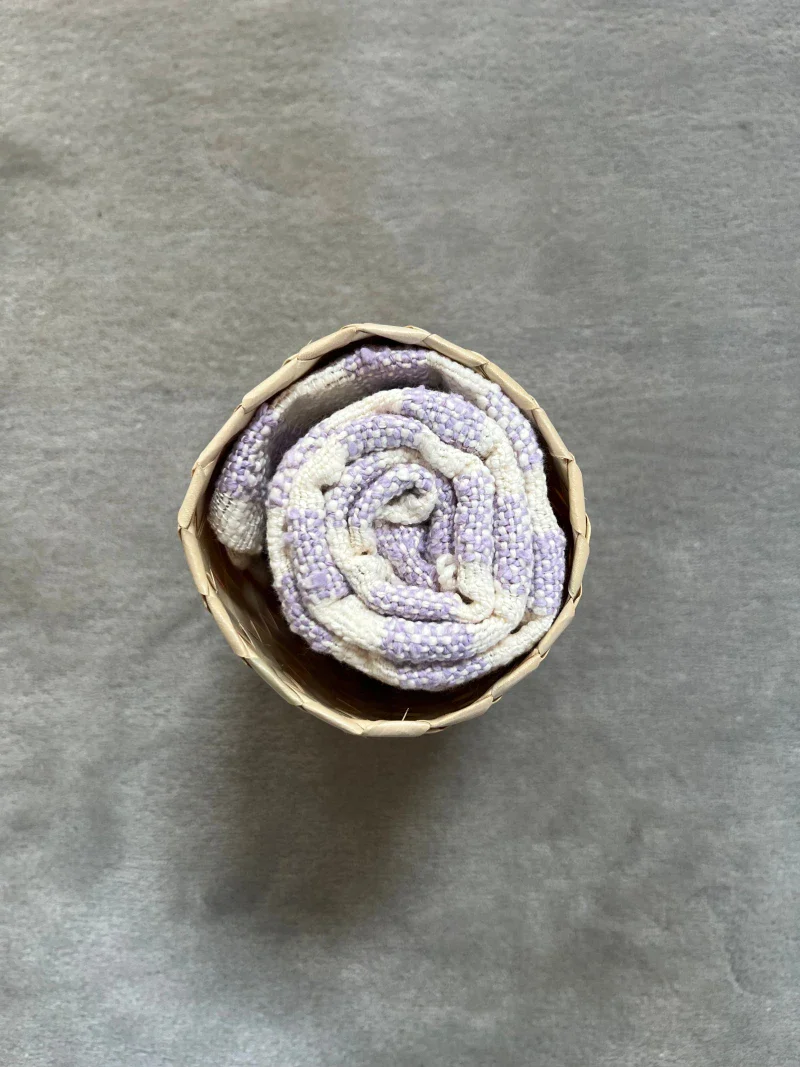 Écharpe en coton avec écrin en palmier tressé - Lilas - Image 5