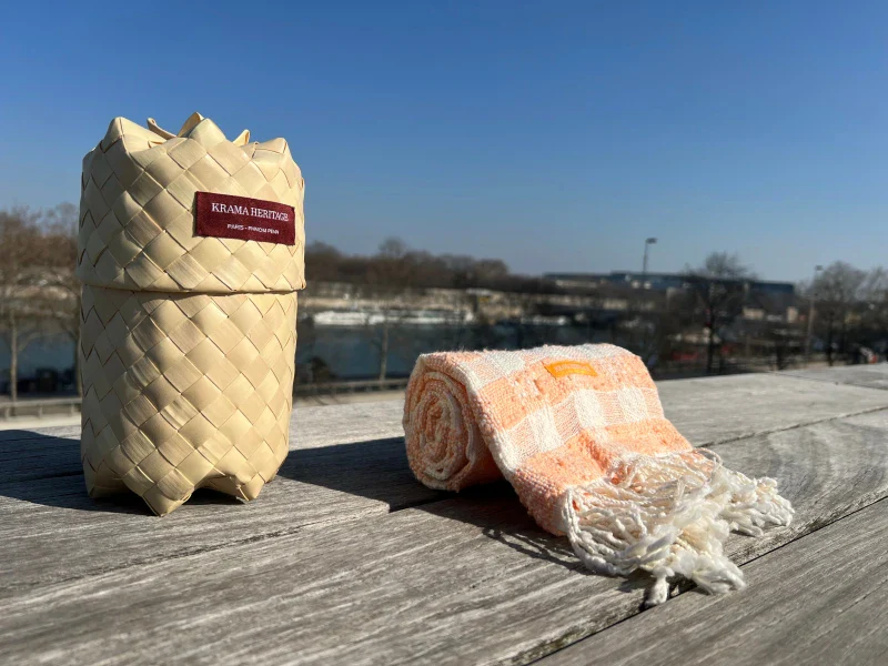 Écharpe en coton avec écrin en palmier tressé - Mandarine - Image 10