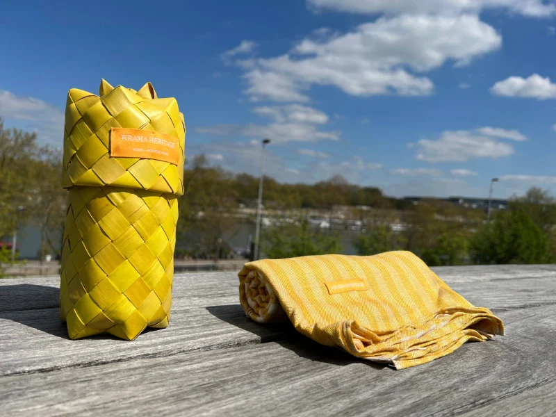 Écharpe en coton avec écrin en palmier tressé - Pop Jaune 3 Tours - Image 2