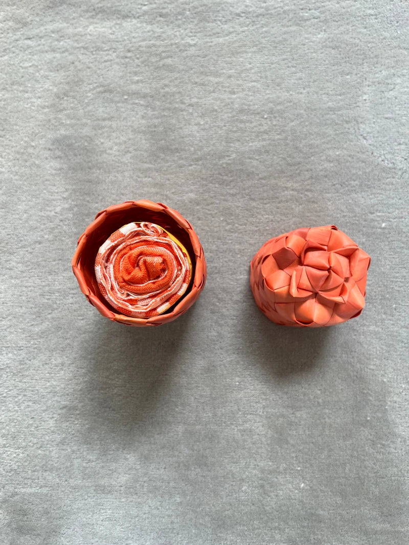 Écharpe en coton avec écrin en palmier tressé - Pop Orange - Image 9