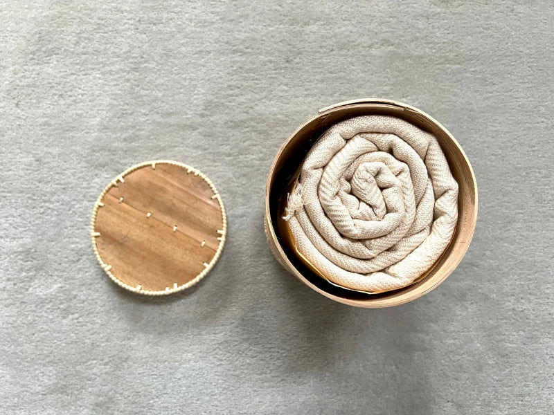 Grand écharpe douce Crème dans son écrin en écorce de palmier - Image 4
