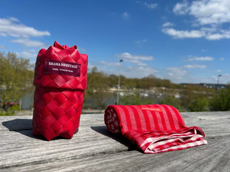 Grande écharpe en coton avec écrin en palmier tressé - Pop Rouge - Image 2