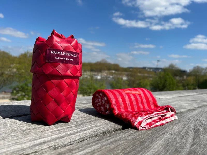 Grande écharpe en coton avec écrin en palmier tressé - Pop Rouge - Image 5