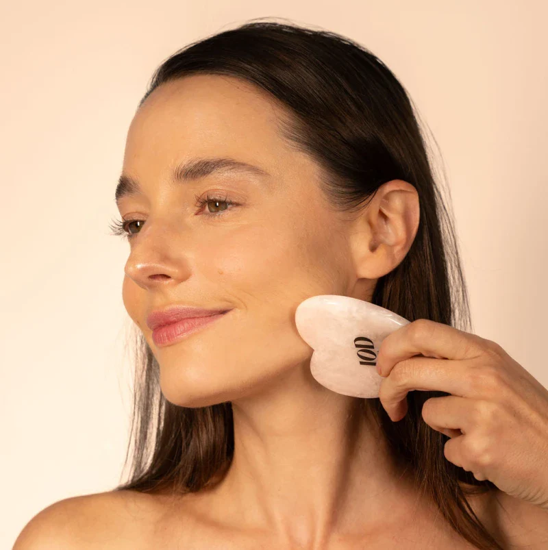 Gua Sha en Quartz Rose “Cœur de Pierre” - Image 4