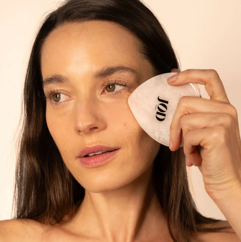 Gua Sha en Quartz Rose “Cœur de Pierre” - Image 5