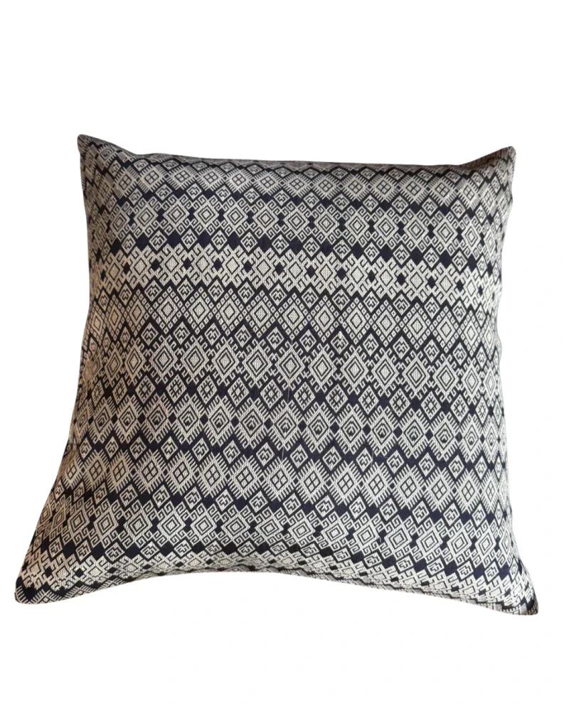 Housse de coussin Kachin bleu marine et beige - Image 5