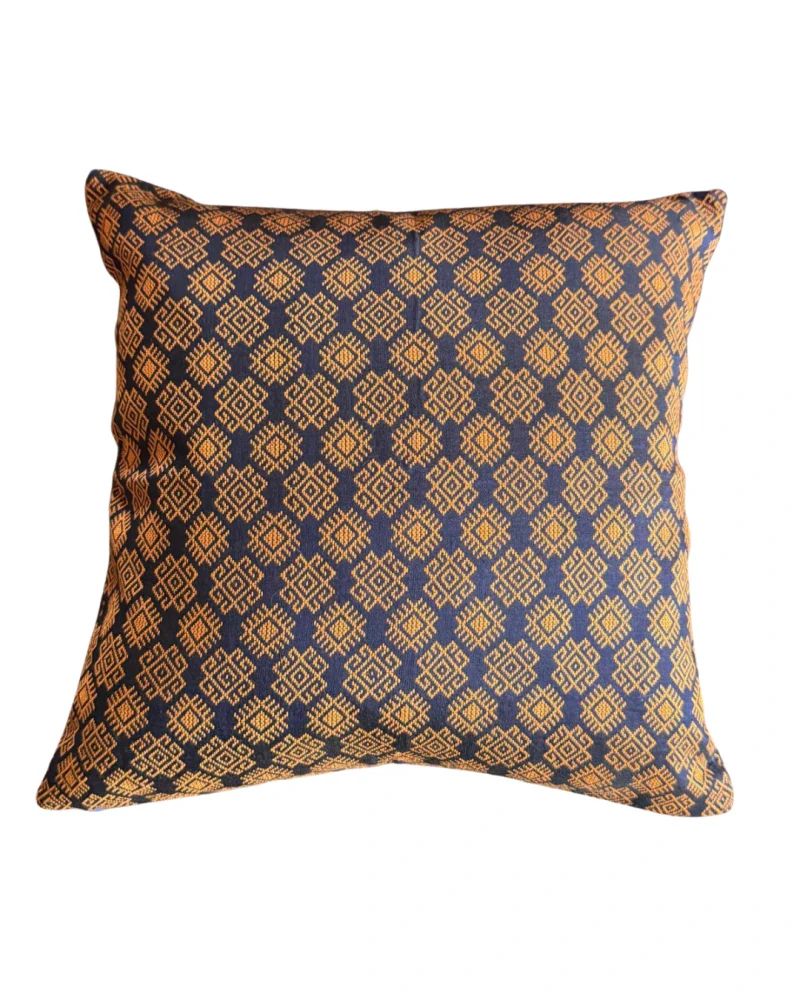 Housse de coussin Kachin bleu marine et orange - Image 6